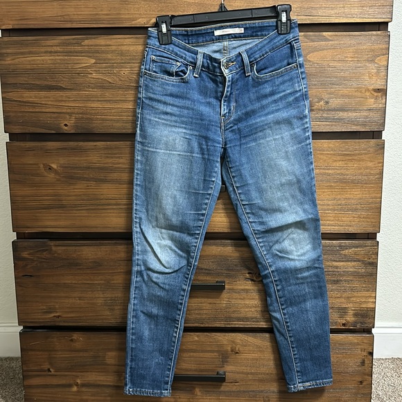 711 Levi’s Mid Rise Skinny Jeans - Picture 3 of 6